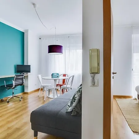 Cool And Airy In Ajuda Apartment *