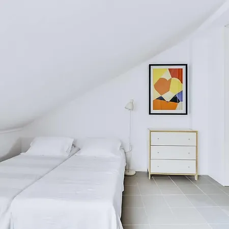 Cool And Airy In Ajuda Apartment Lisbon