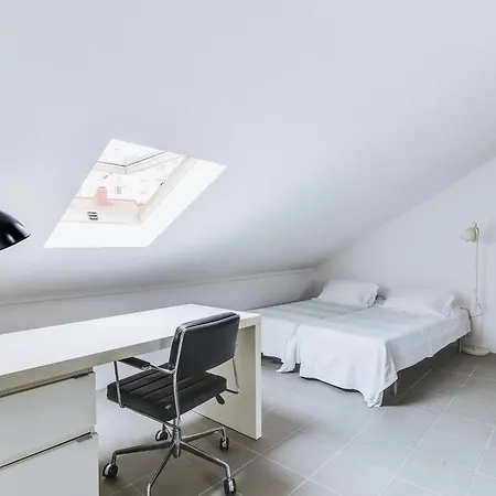 Cool And Airy In Ajuda Lisbon