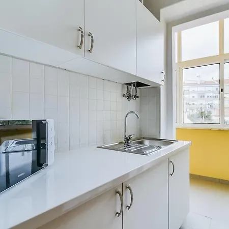 Cool And Airy In Ajuda