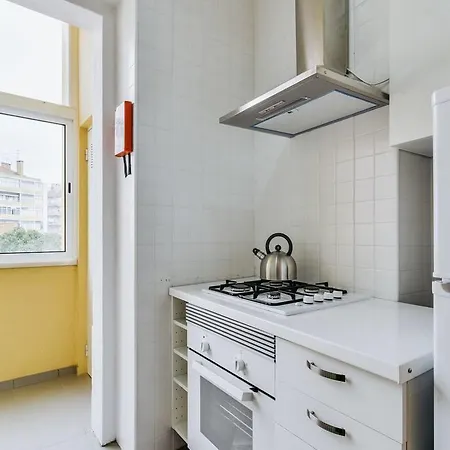 Apartment Cool And Airy In Ajuda *